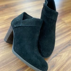 Koolaburra by UGG black suede boots 6.5